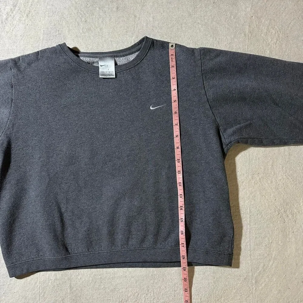 Y2K Nike Women's Small Grey Oversized Crewneck Sweatshirt